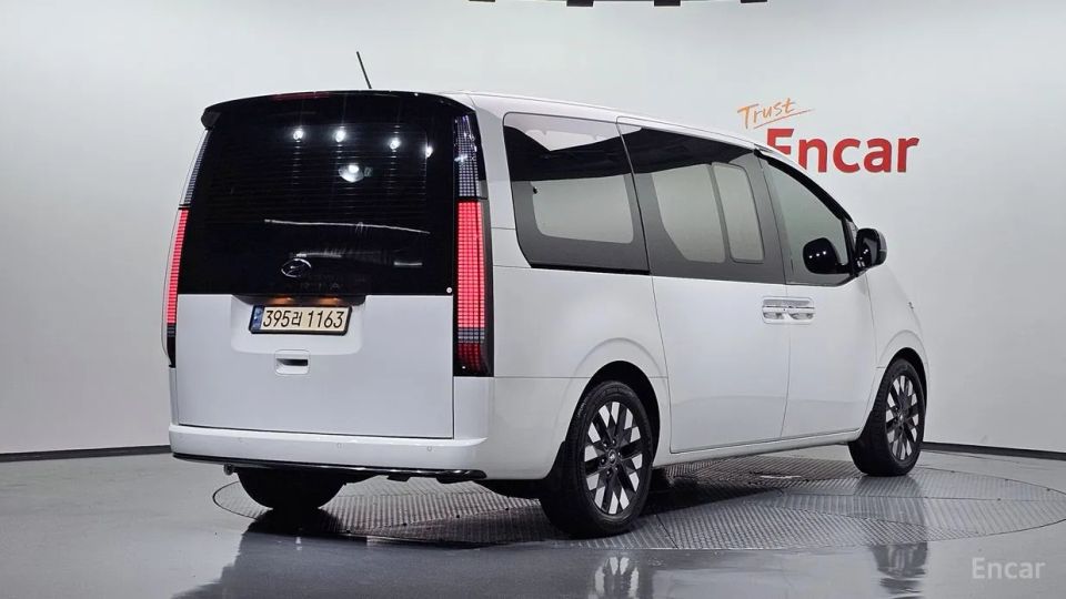 Hyundai Staria