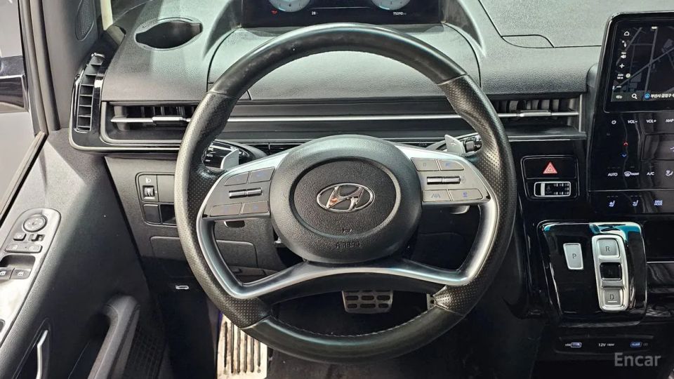 Hyundai Staria