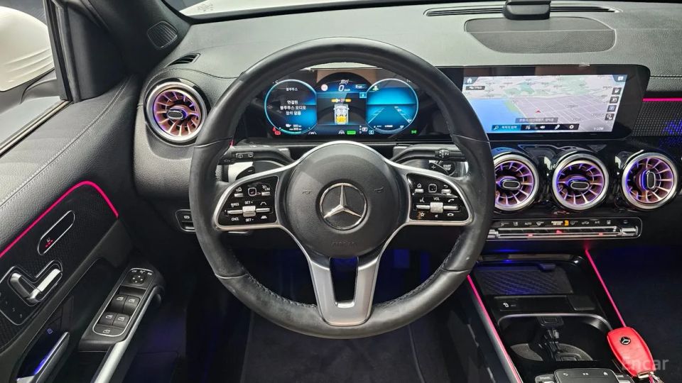 Mercedes-Benz EQB