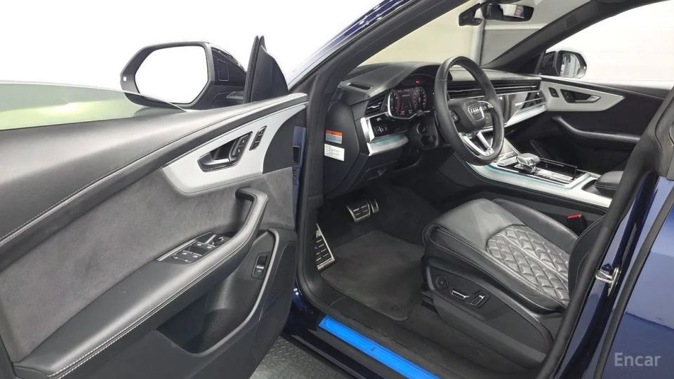 Audi Q8