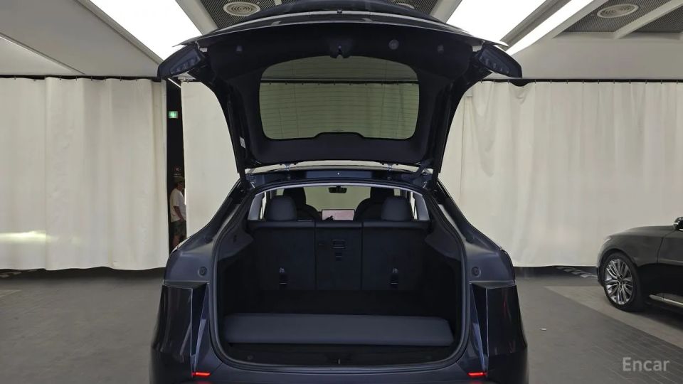Tesla model-y