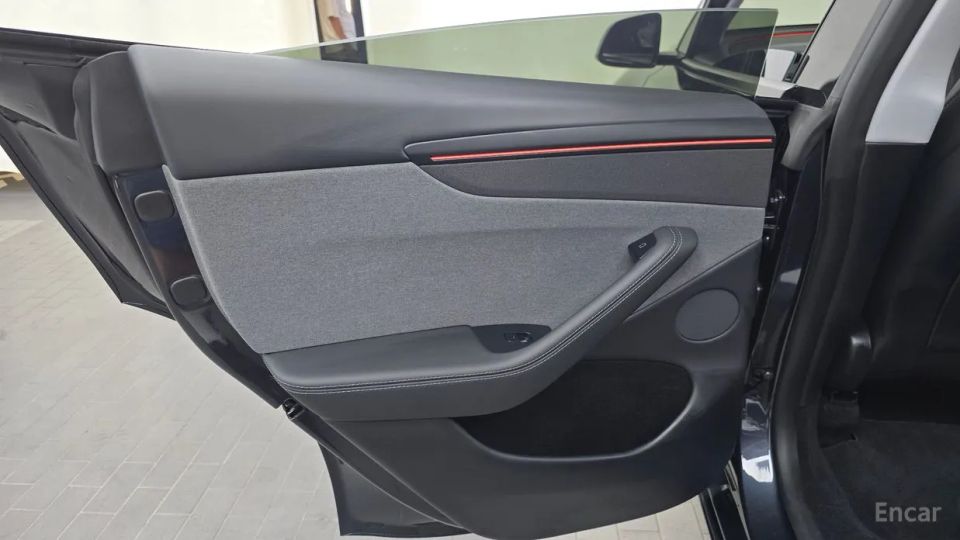 Tesla model-y