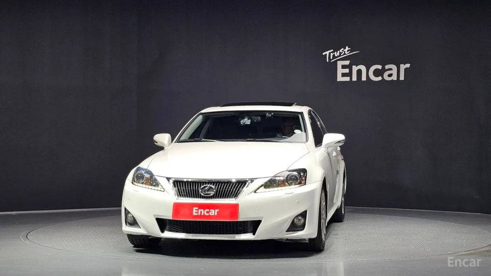 Lexus IS