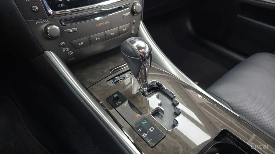 Lexus IS