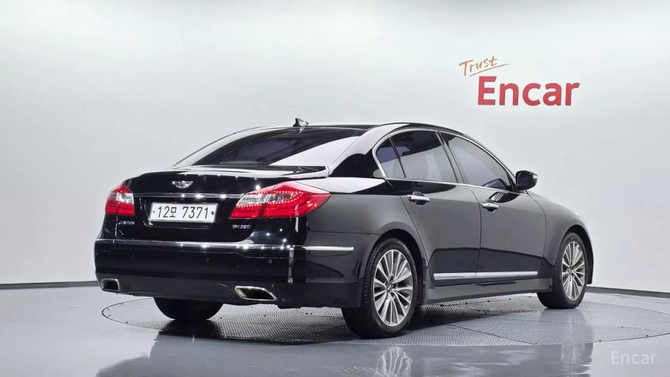 Hyundai Genesis