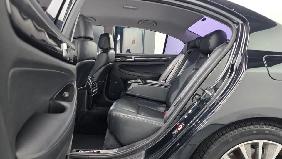 Hyundai Genesis