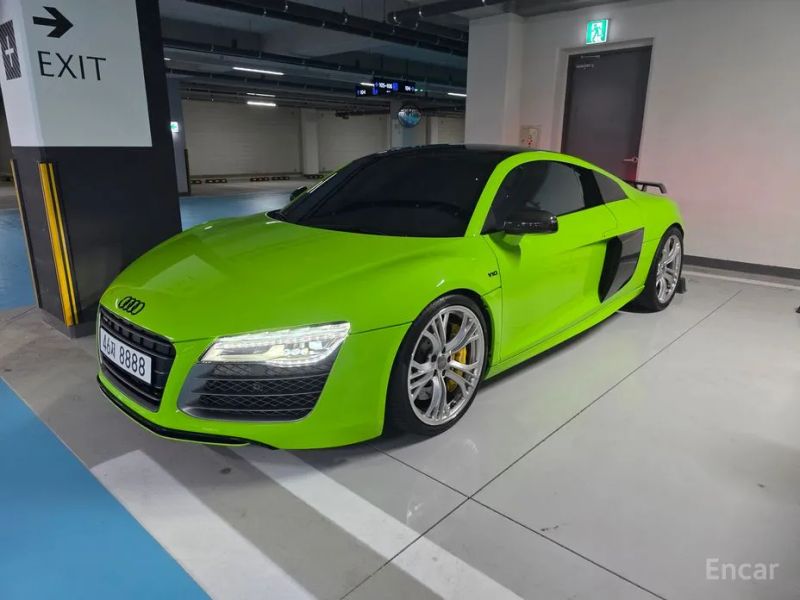 Audi R8