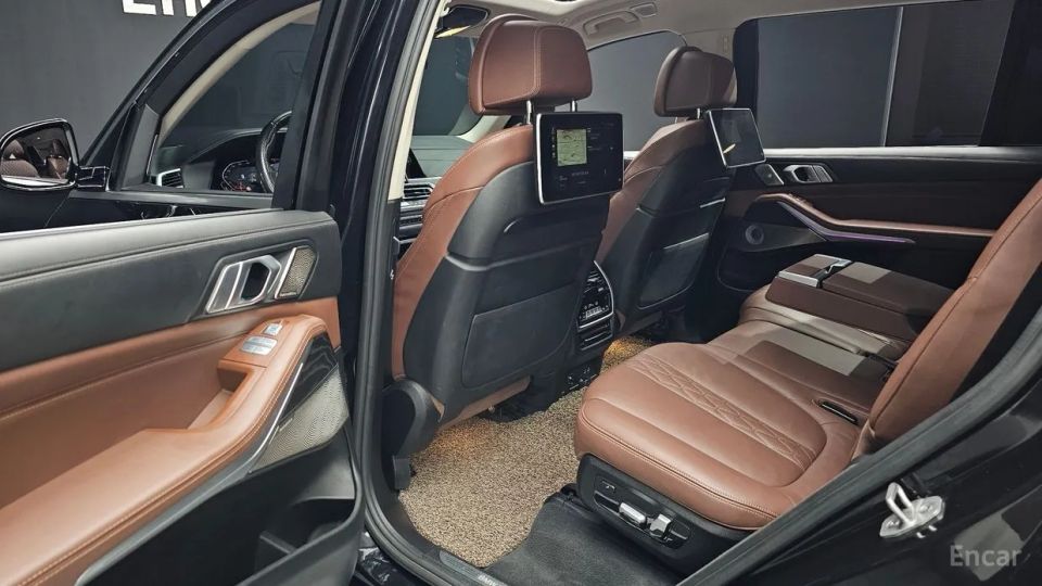 BMW X7