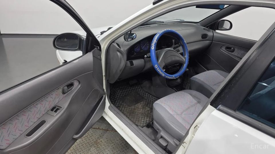 Kia Avella