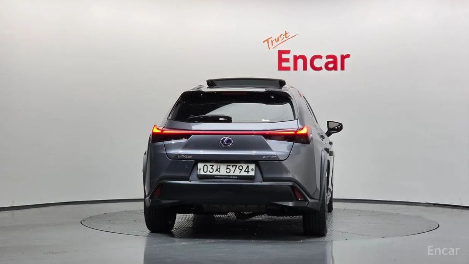 Lexus UX