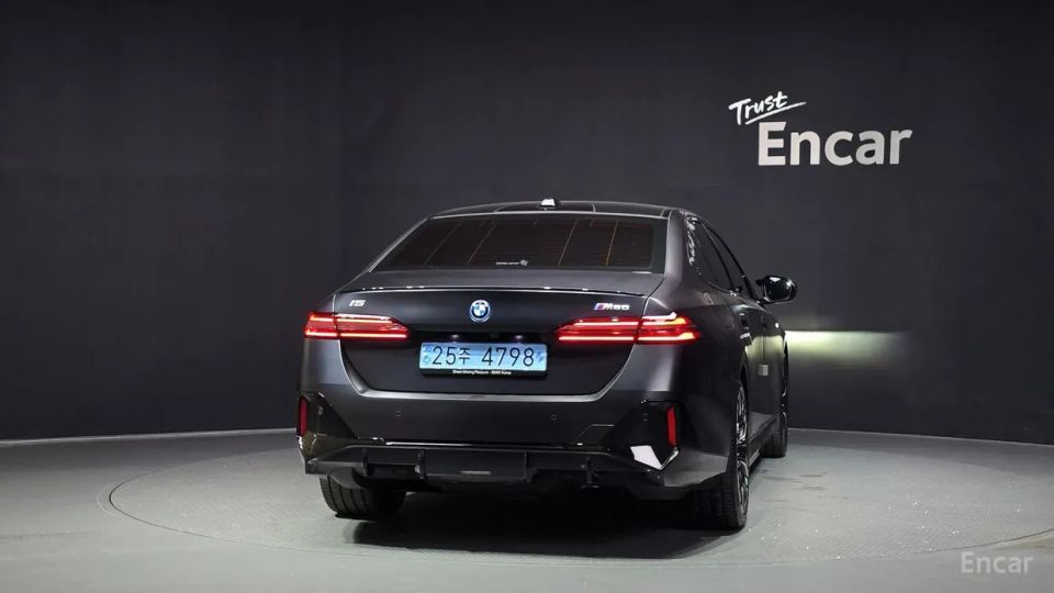 BMW i5
