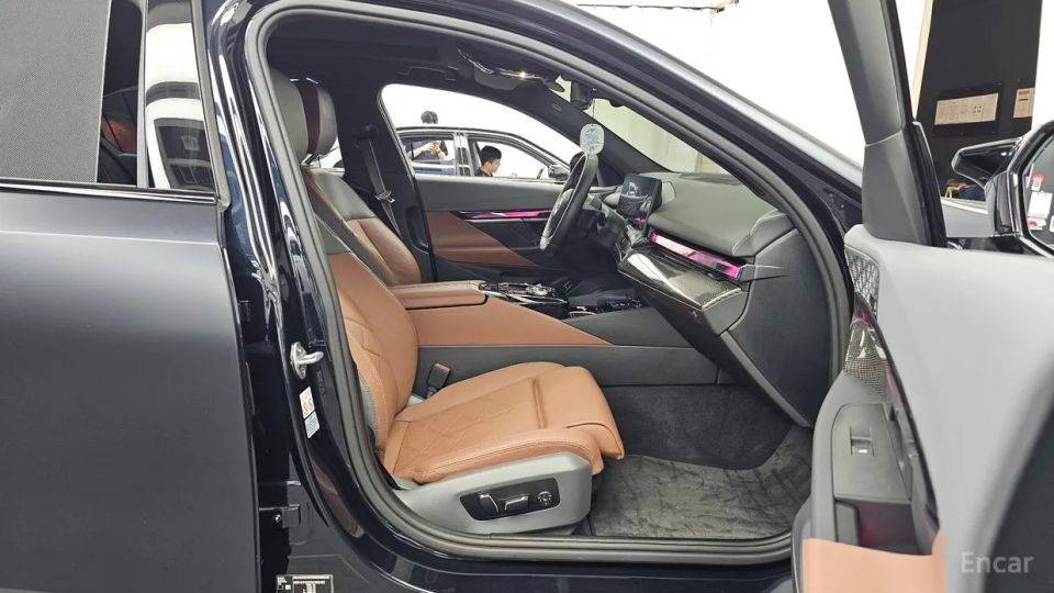 BMW i5