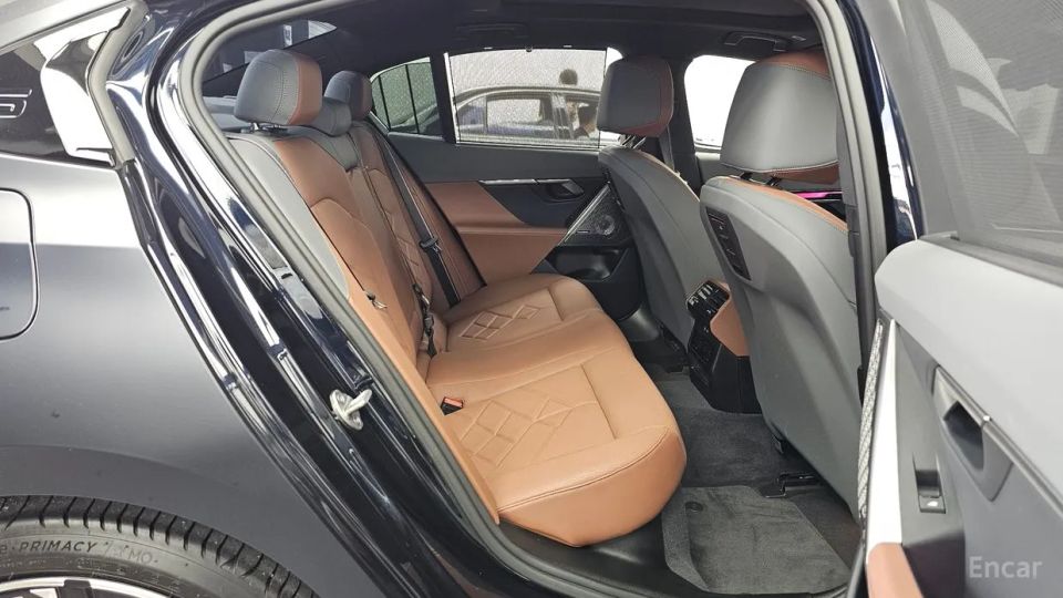 BMW i5