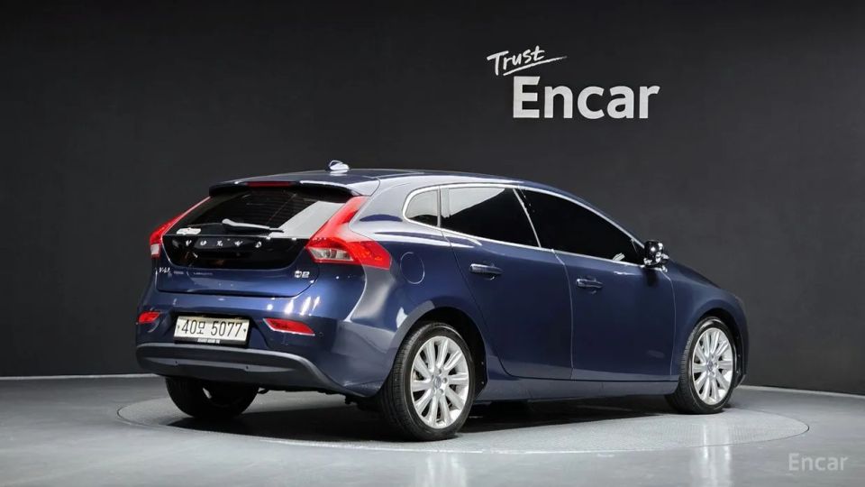 Volvo V40