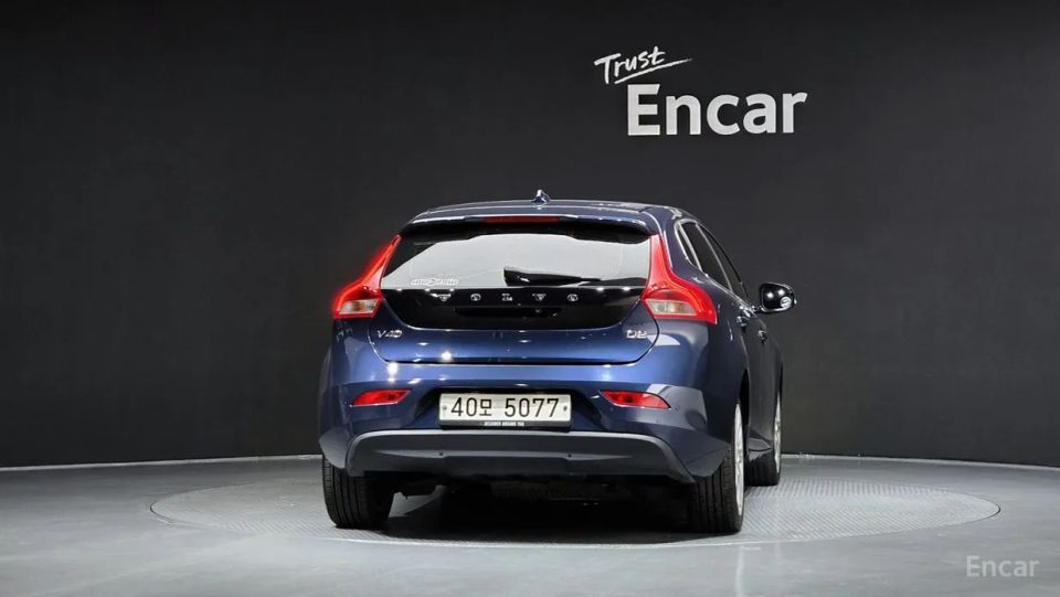 Volvo V40
