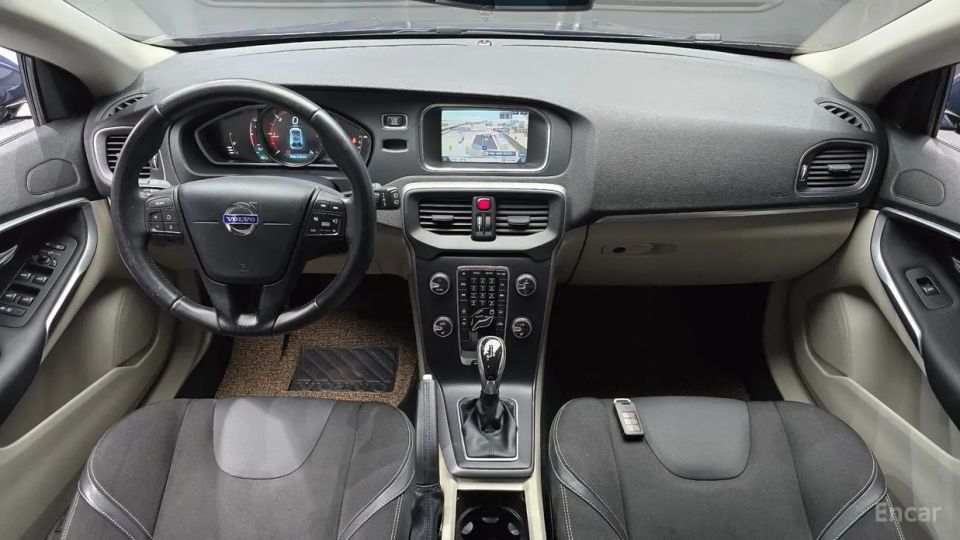 Volvo V40