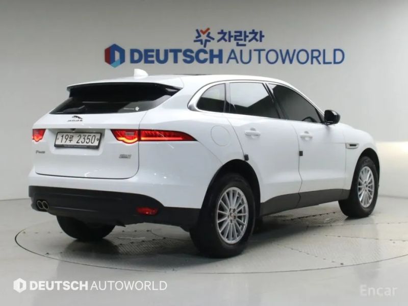 Jaguar F-PACE