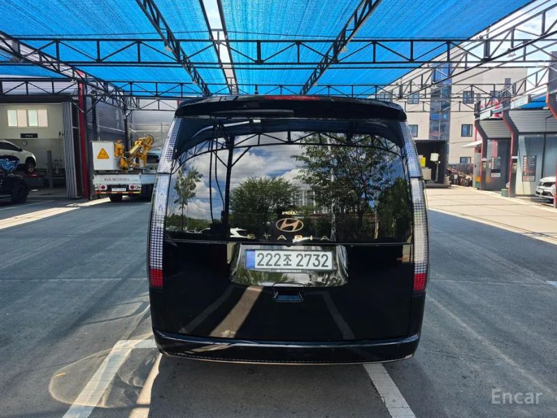 Hyundai Staria