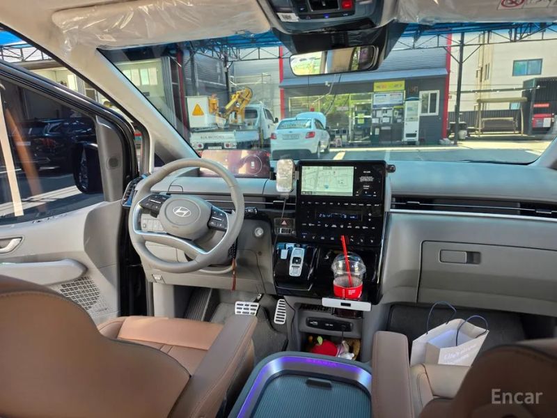 Hyundai Staria