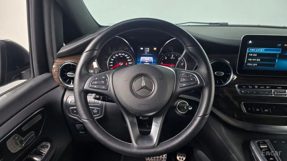 Mercedes-Benz V-Class