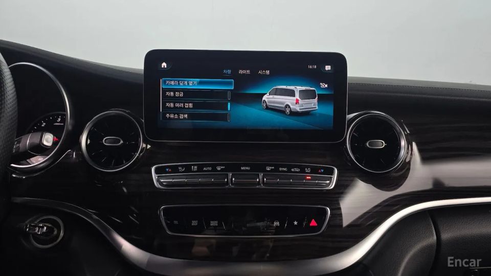 Mercedes-Benz V-Class