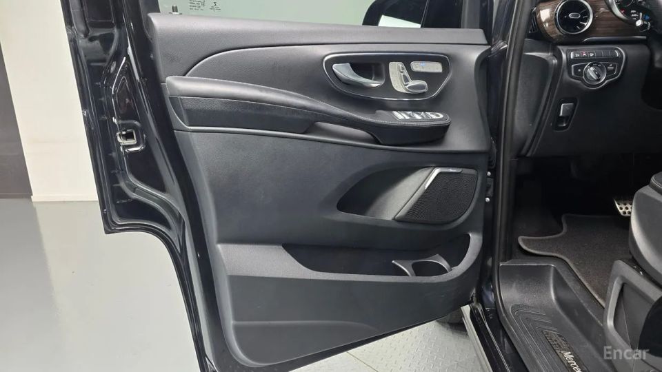 Mercedes-Benz V-Class