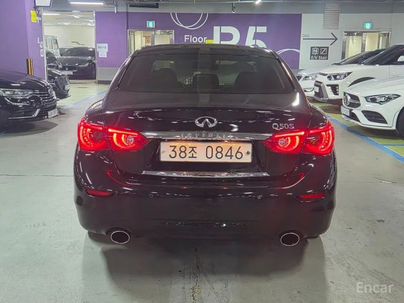 Infiniti Q50