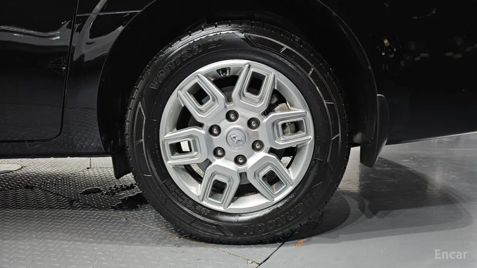 Hyundai Staria
