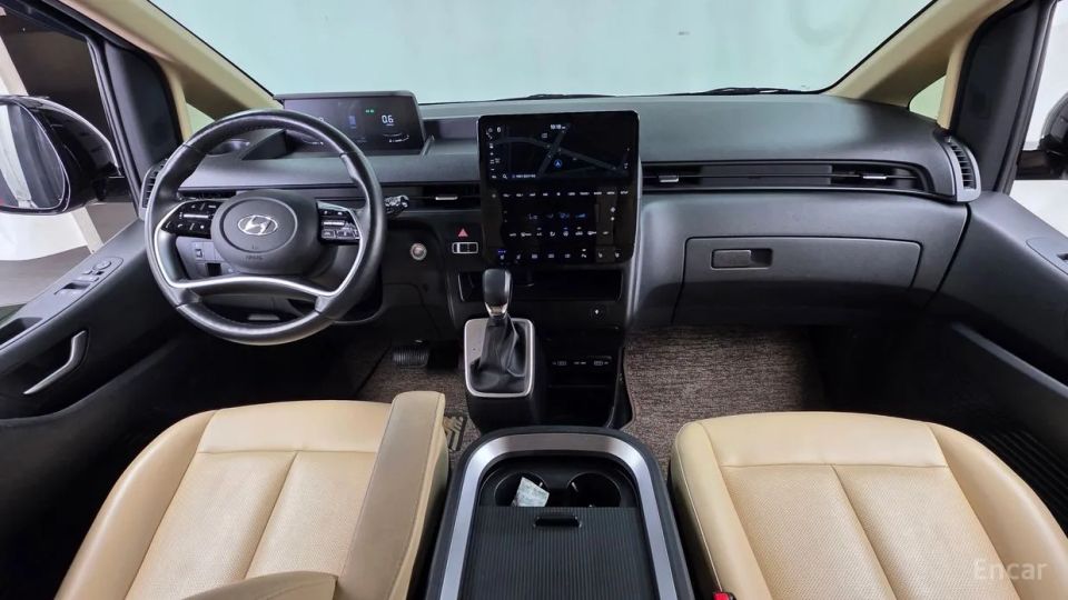 Hyundai Staria