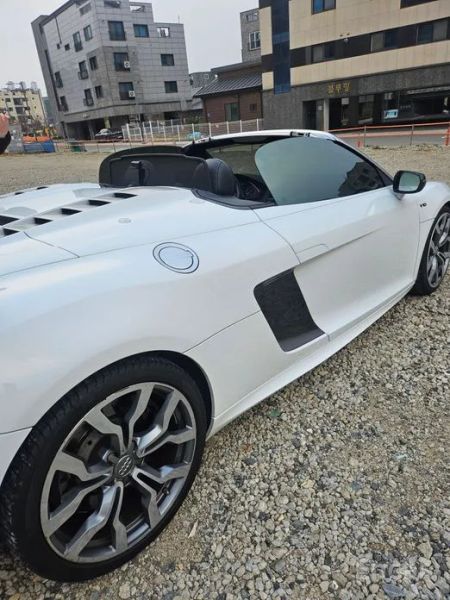 Audi R8