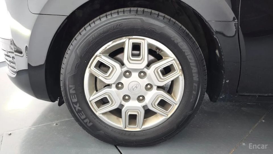 Hyundai Staria