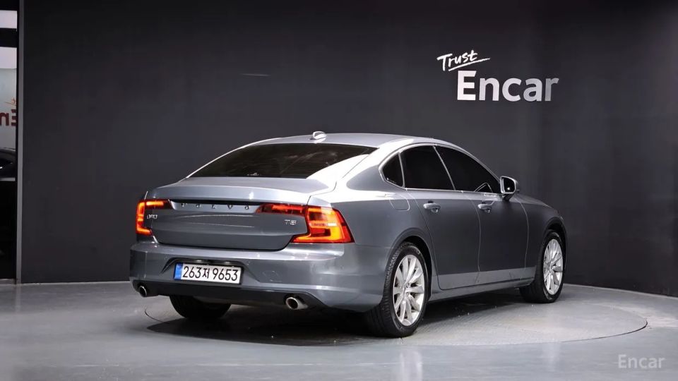 Volvo S90