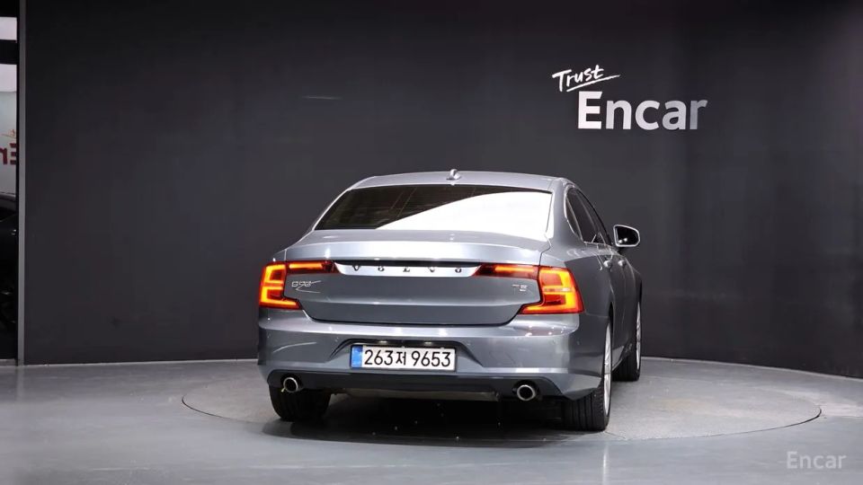 Volvo S90