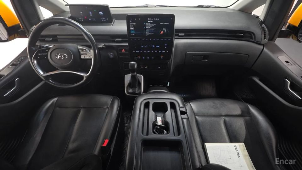 Hyundai Staria