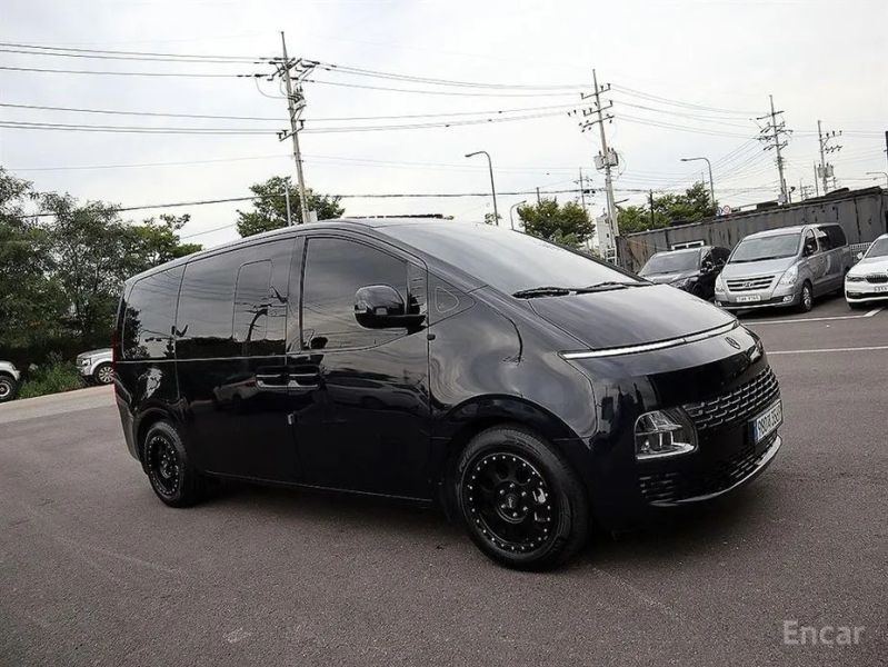 Hyundai Staria