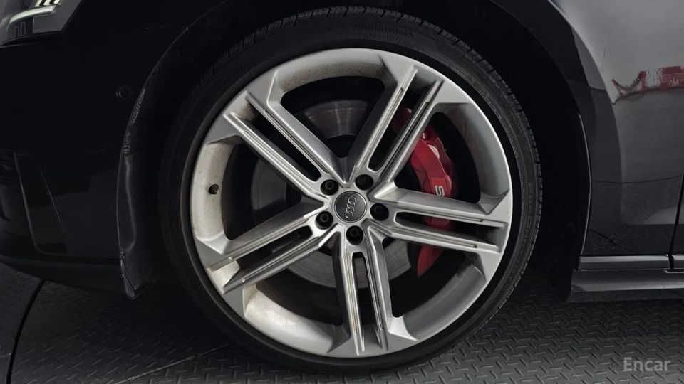 Audi S8