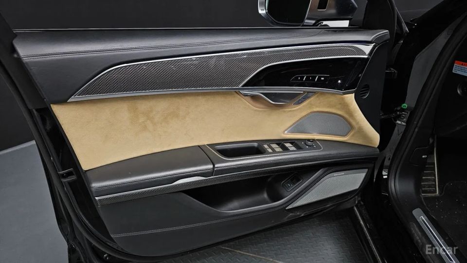 Audi S8