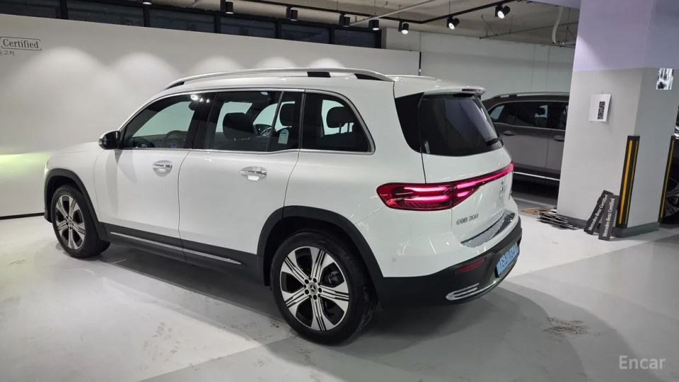 Mercedes-Benz EQB