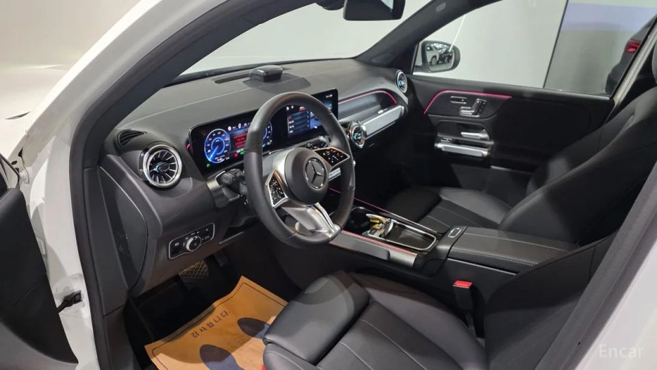 Mercedes-Benz EQB