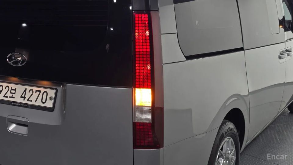 Hyundai Staria