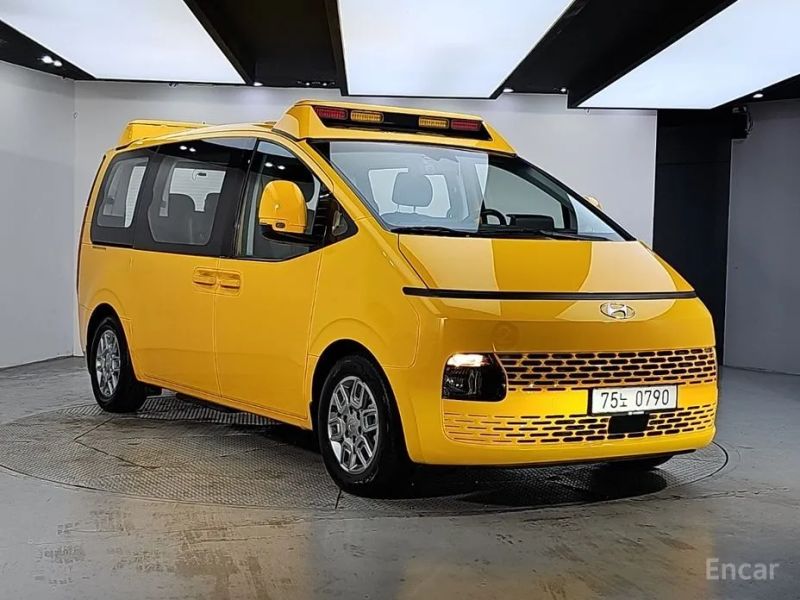 Hyundai Staria