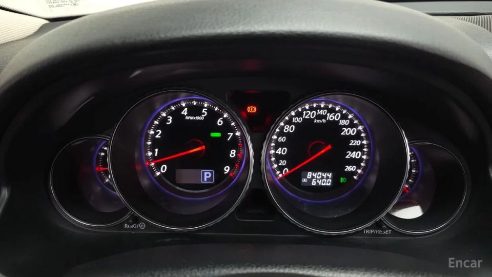 Infiniti M