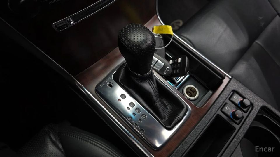 Infiniti M