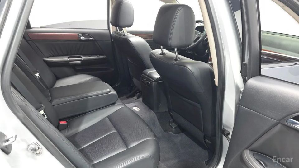 Infiniti M