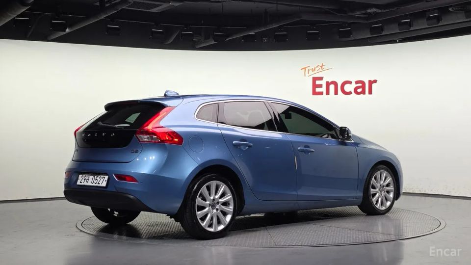 Volvo V40