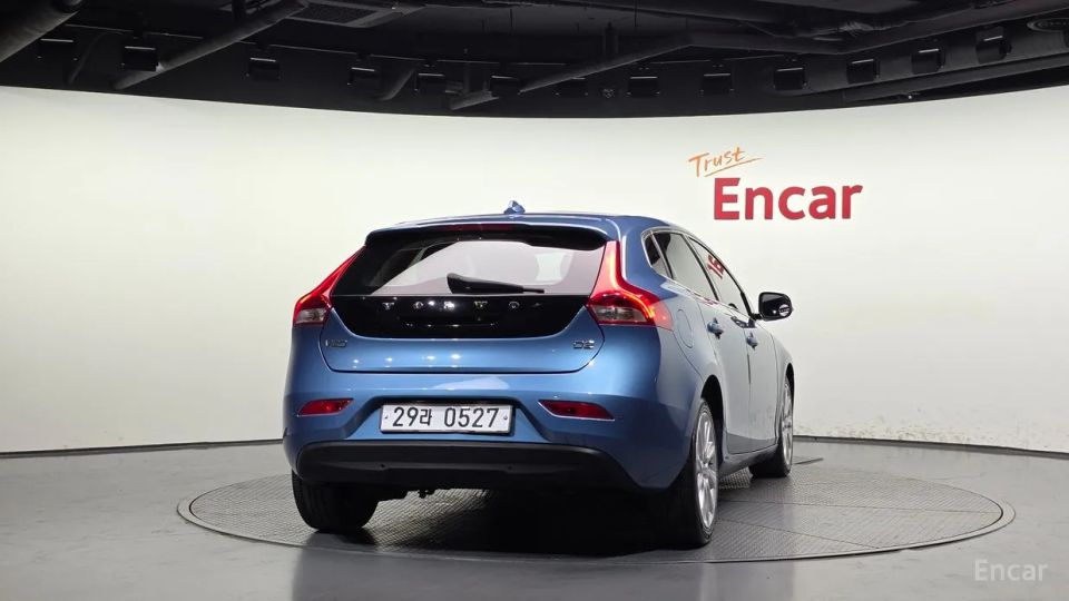 Volvo V40