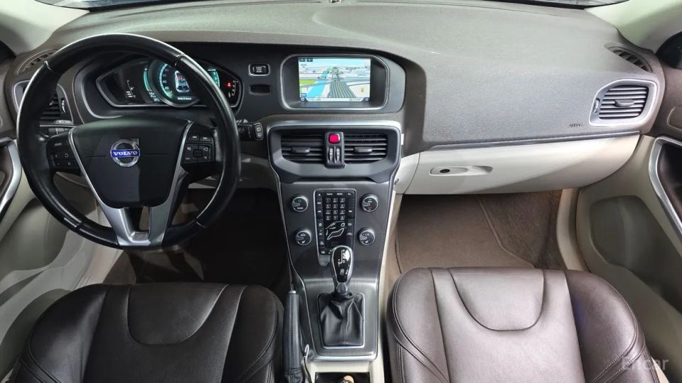 Volvo V40