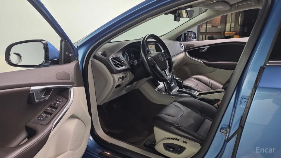 Volvo V40
