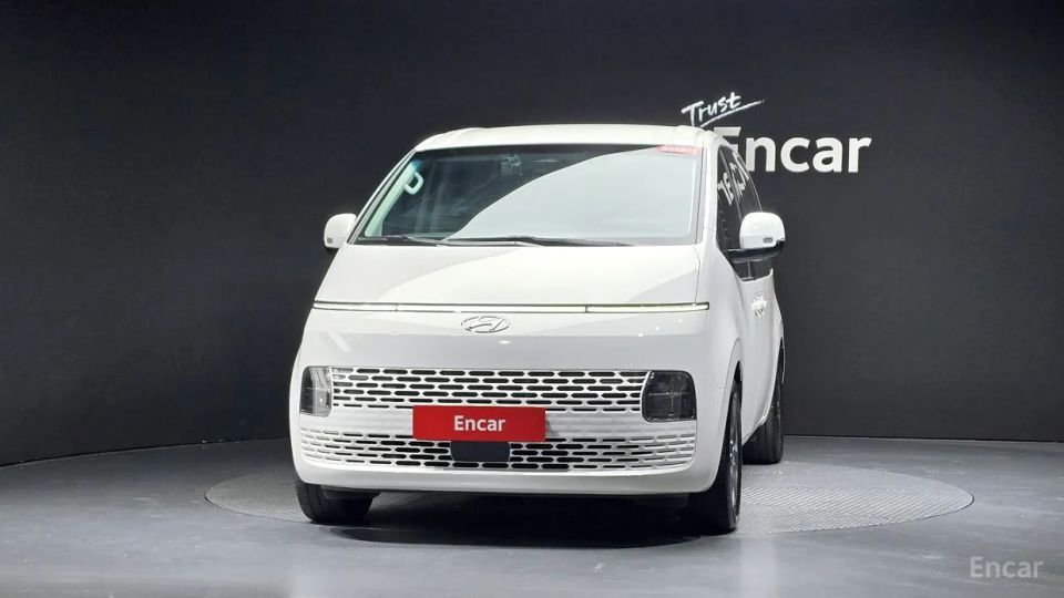 Hyundai Staria