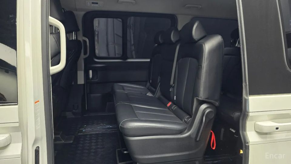 Hyundai Staria